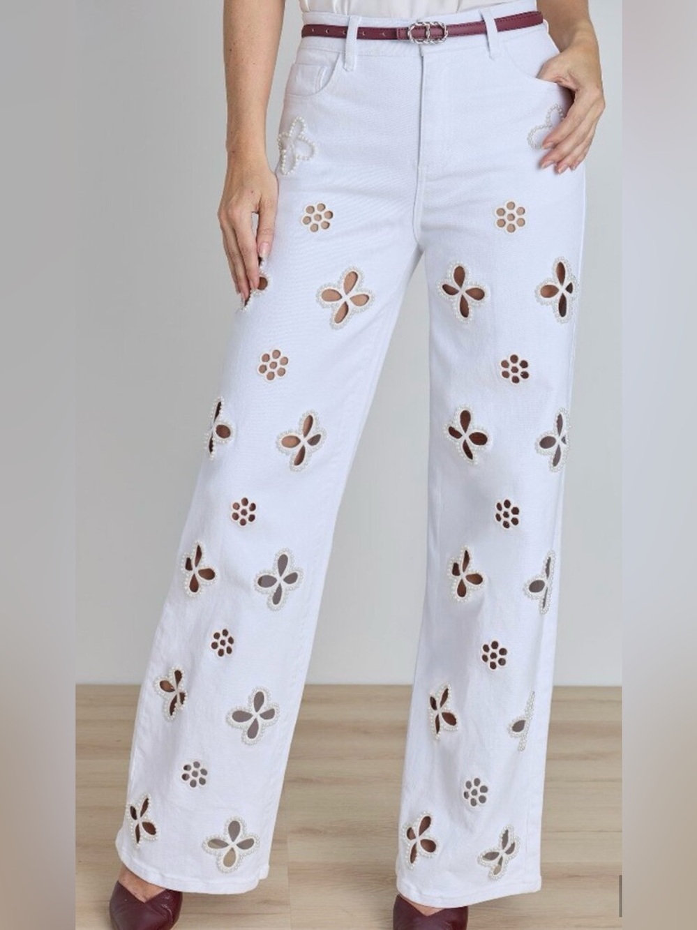 The Noli Shop White Eyelet Wide-Leg Denim Jeans Pants with Pearls
